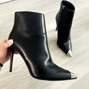 Cape Robbin stiletto pointy toe ankle black leather boots